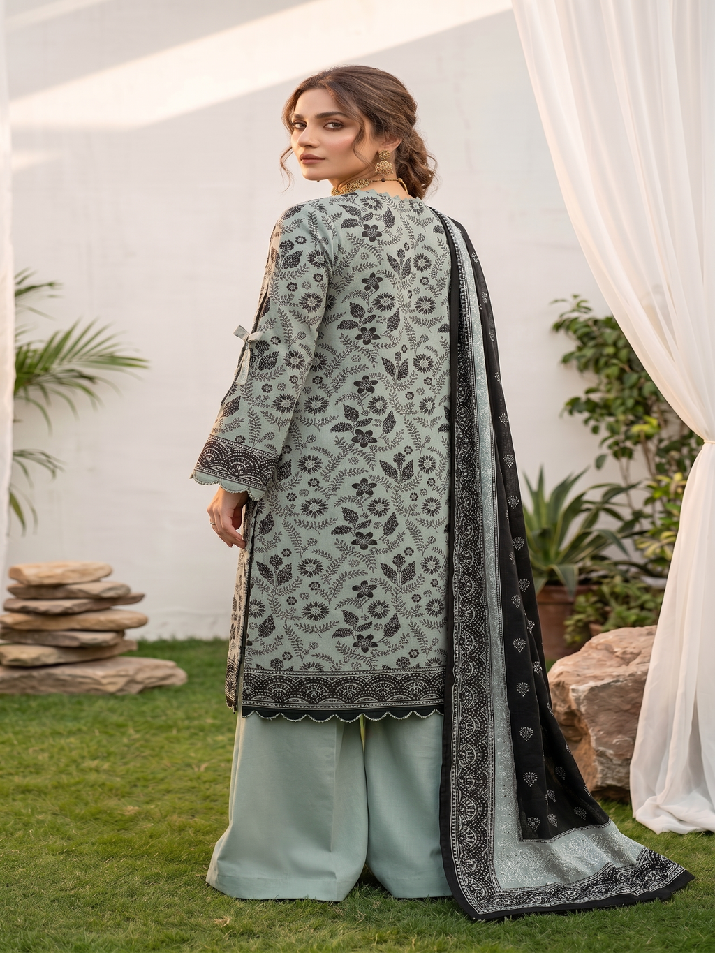 Unstitched Printed Lawn 3 Piece Suit