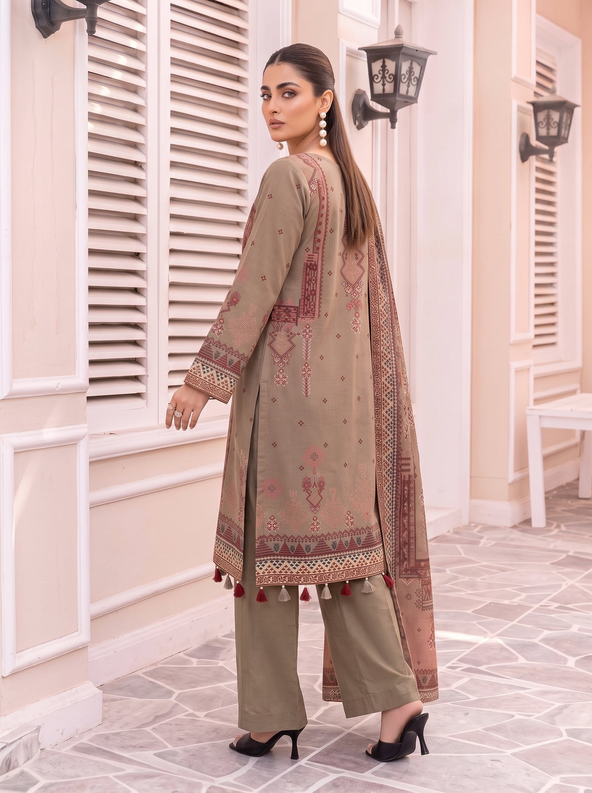 Roha Khaddar Printed Suit Vol 3 (Design 10)