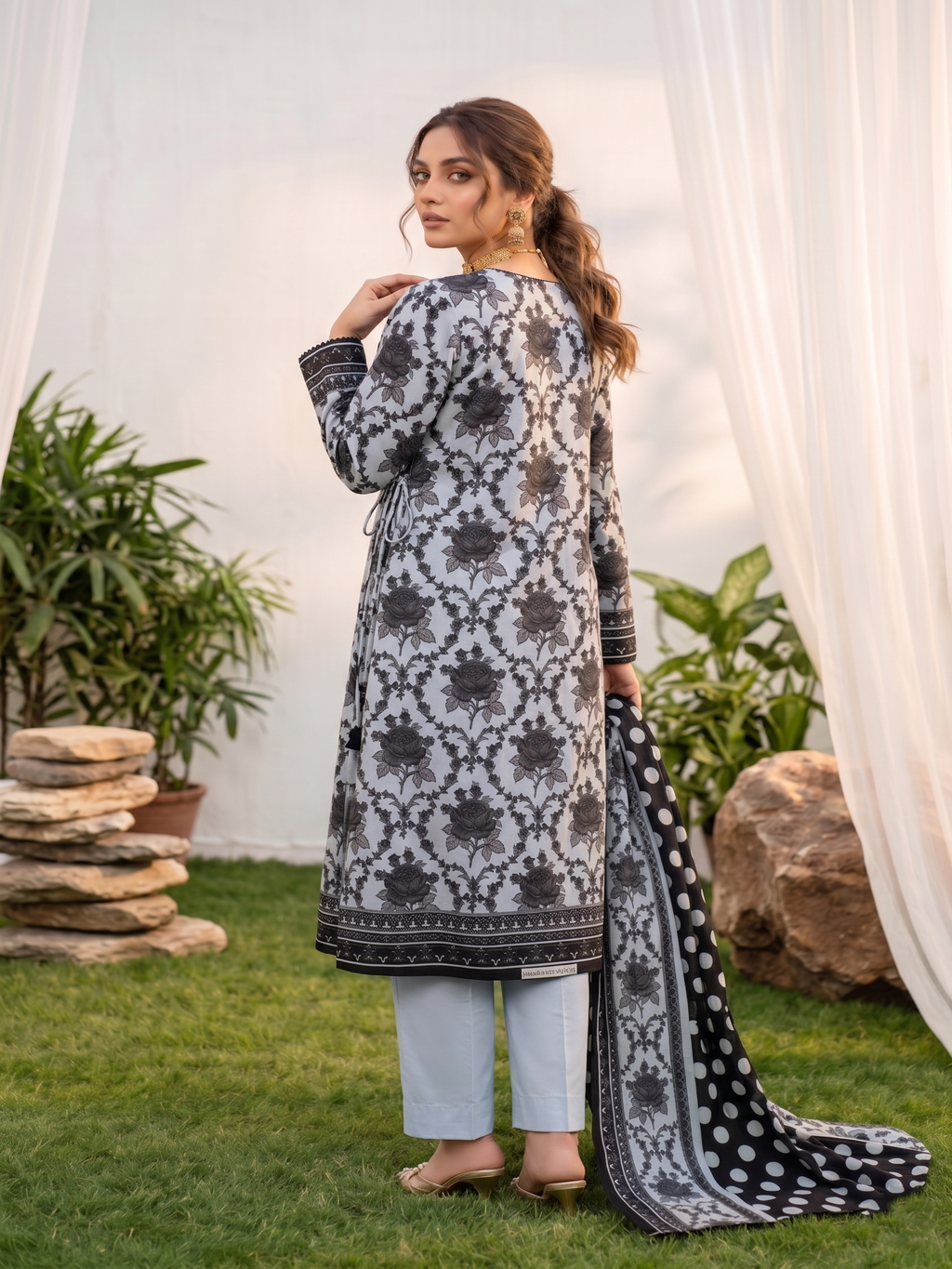 Unstitched Printed Lawn 3 Piece Suit