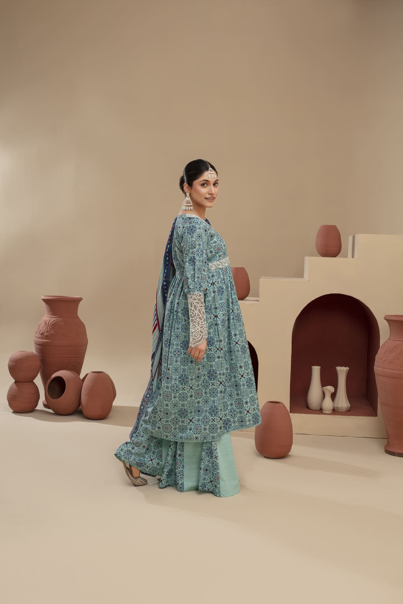 Unstitch Printed Khaddar with Embroidery Patches 3 Piece