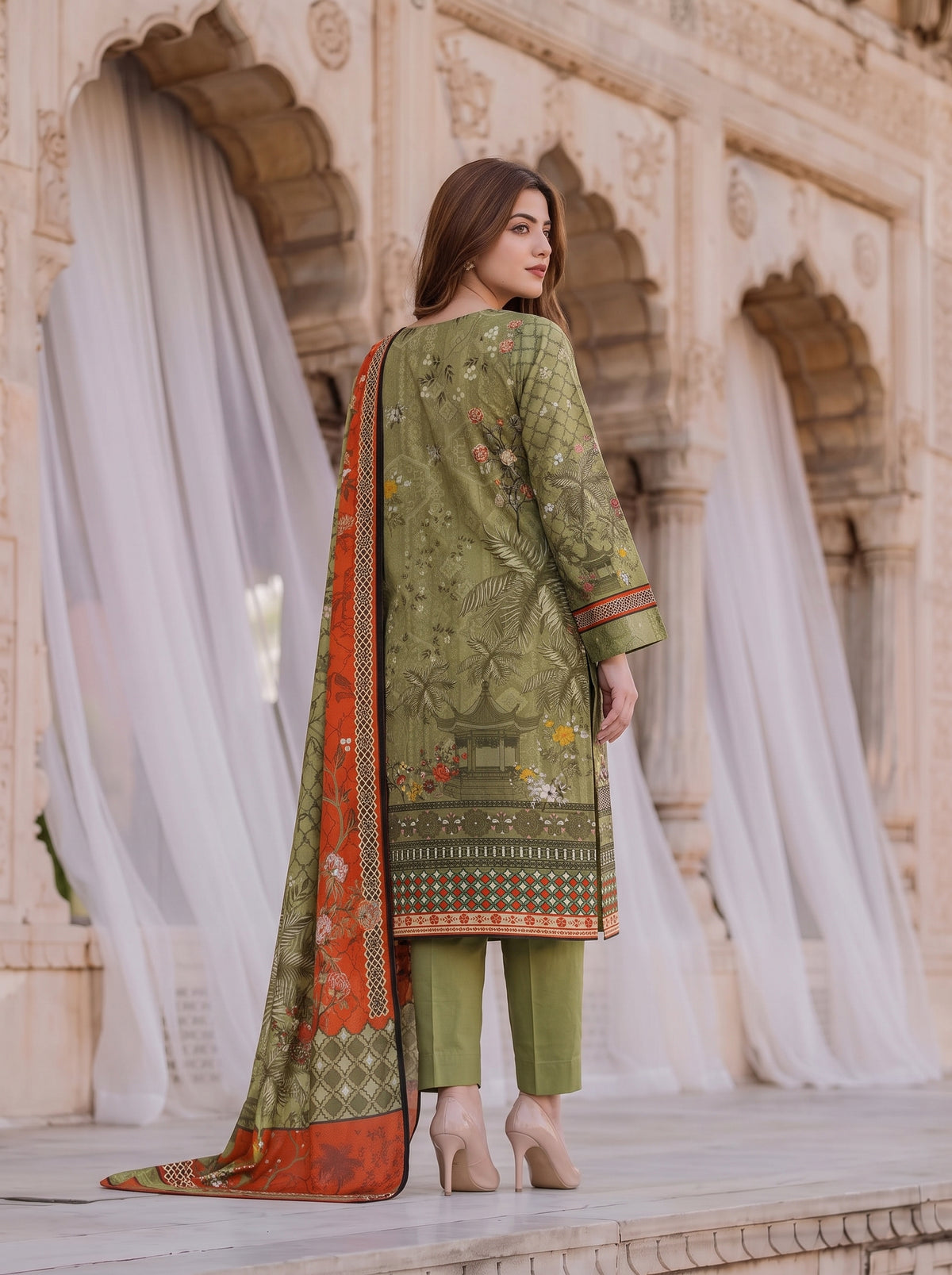 Gul-e-Saher – 3 Piece Printed Lawn Suit