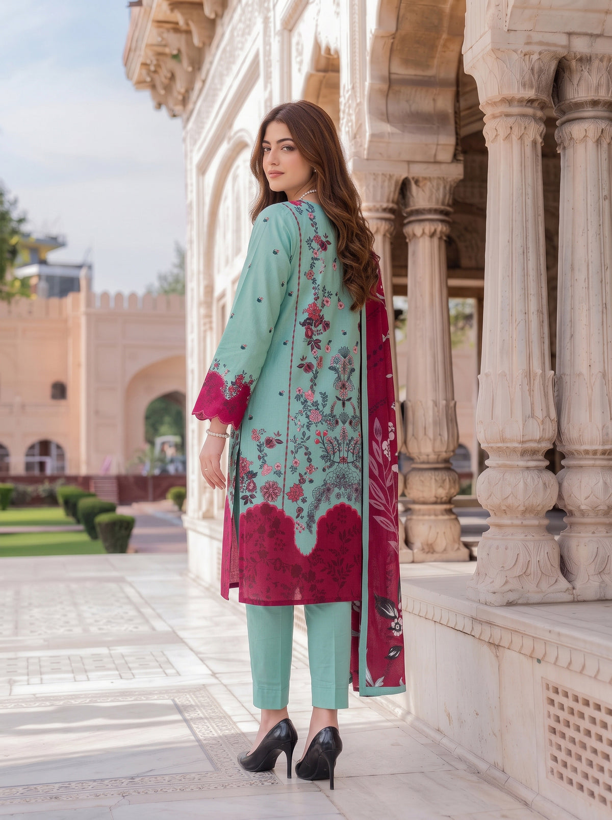 Gul-e-Saher – 3 Piece Printed Lawn Suit