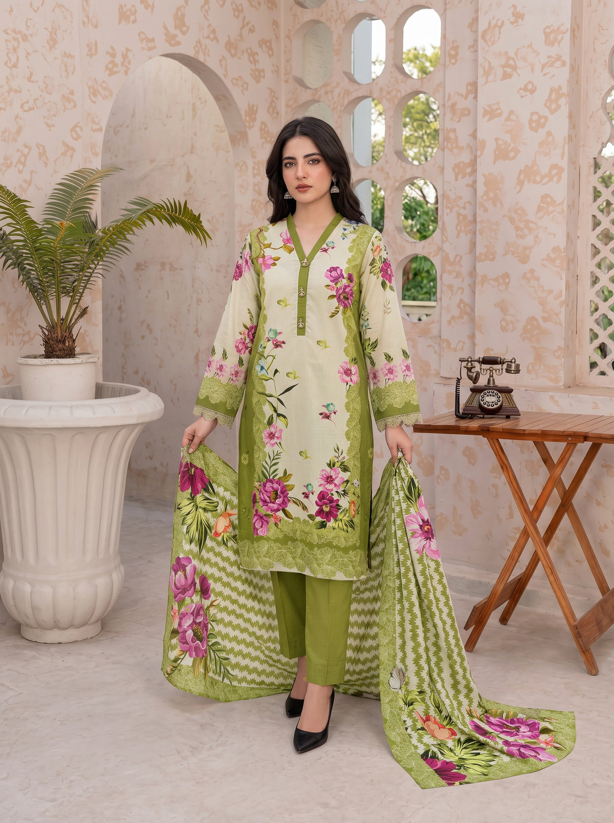 Roha Khaddar Printed Suit Vol 1 (Design 1)